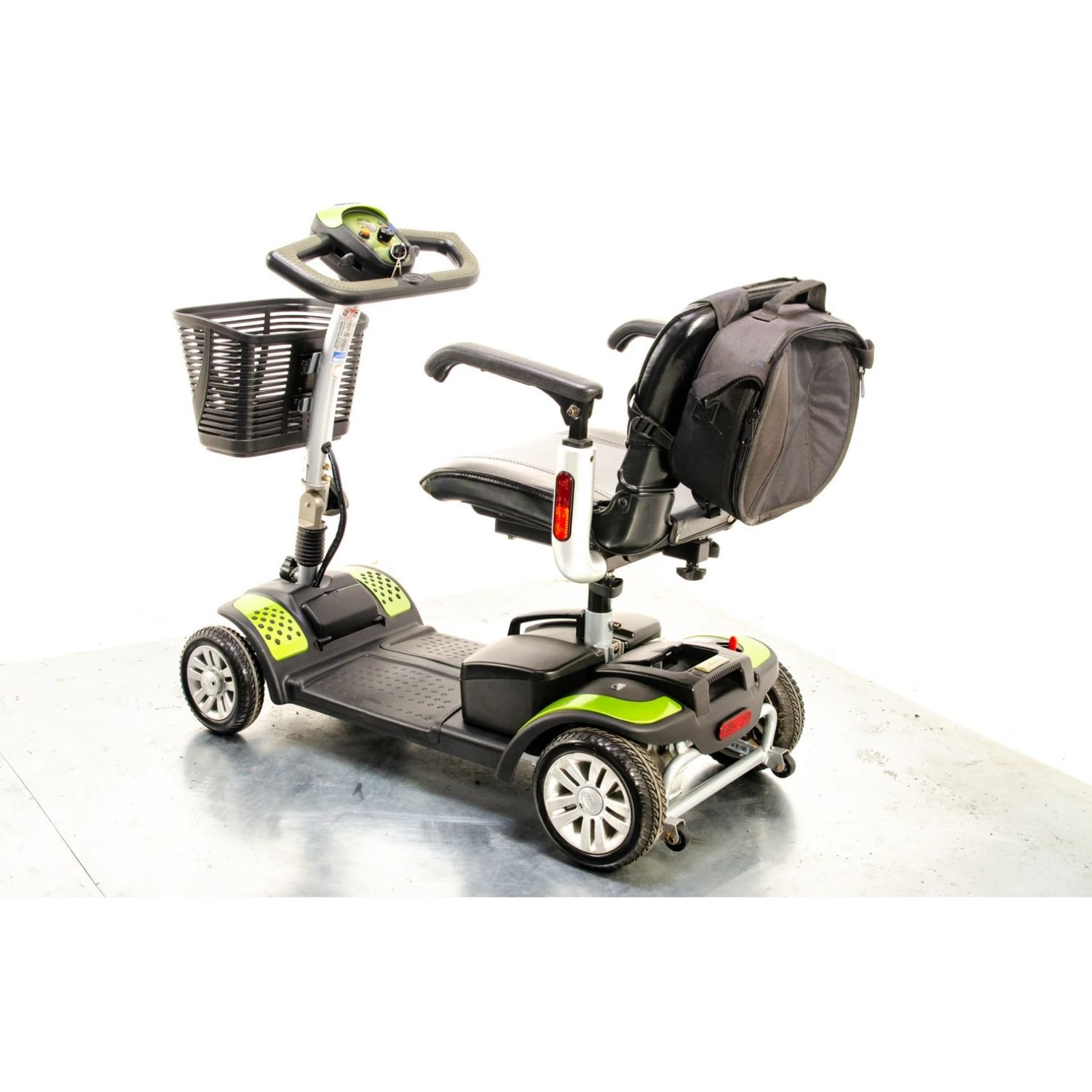 Mobilite scooterının konforlu dönebilen koltuğu